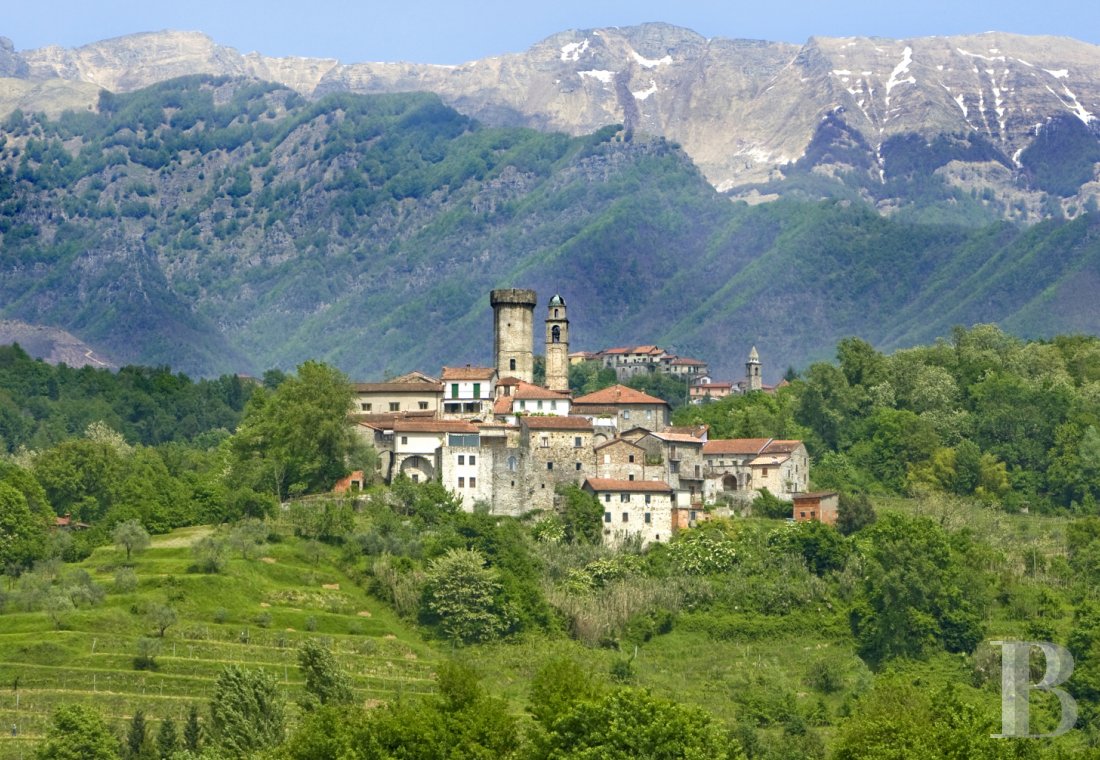 En Italie, dans la province de Lunigiana, un palazzo posé sur les remparts d’un village préservé - photo  n°21